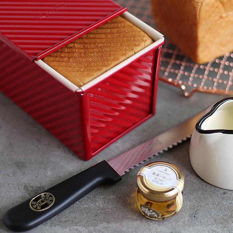 Yangchen Red Loaf Pan, 450g Rectangular Corrugated Bread Mold for Oven