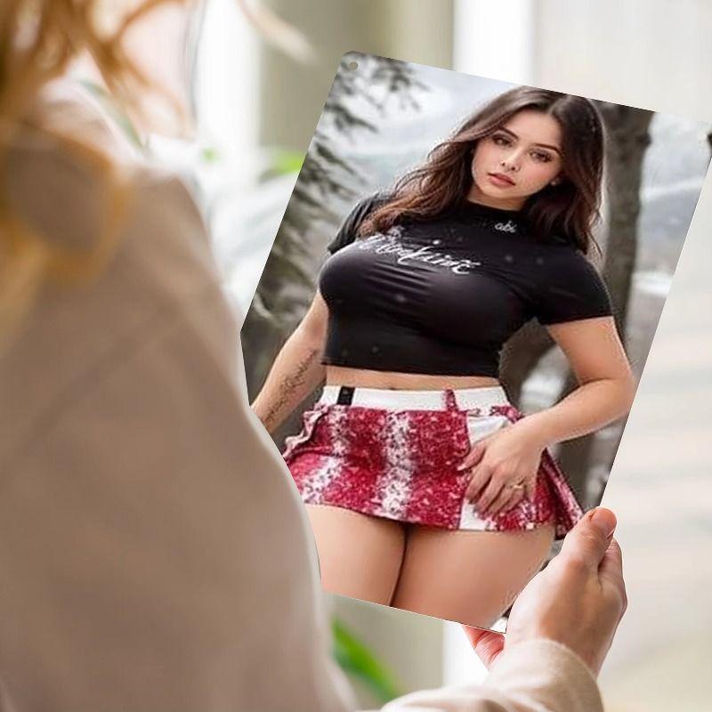 Vintage Kvinlig Silhuett Metall Logotyp för Bar & Garage