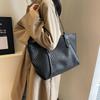 Fashion handbag women's spring and summer new product retro rhombus woven shoulder large capacity versatile tote bag