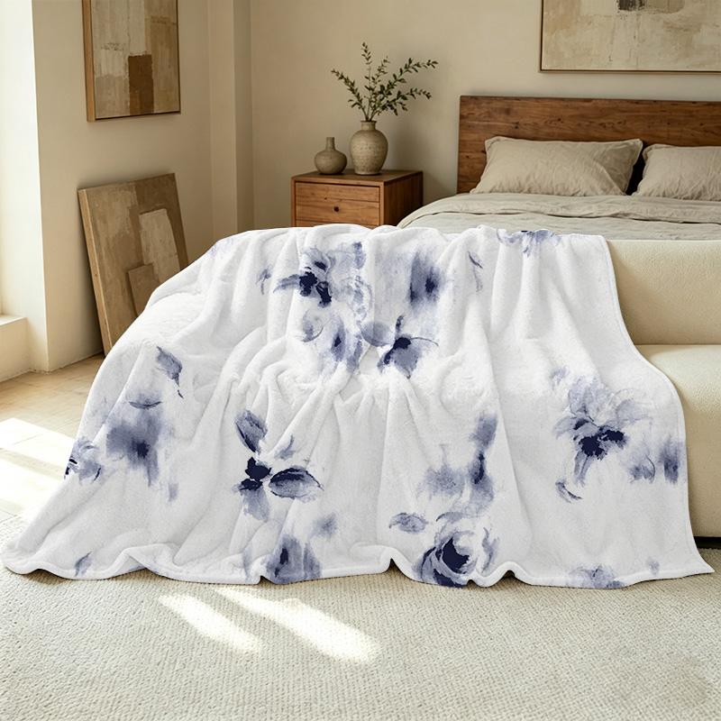 Soft Skin-Friendly Floral Flannel Blanket – Lightweight Breathable All-Season, Cozy for Home, Office, Halloween & Christmas