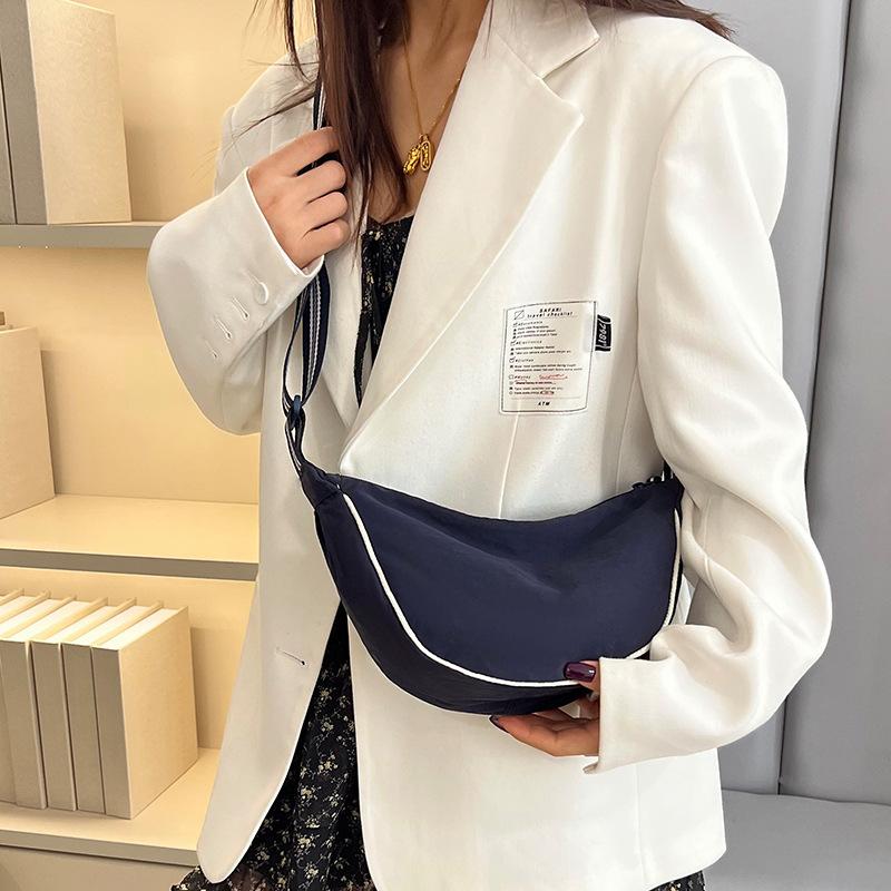 New sports red breast bag versatile handsome girl messenger bag casual fashion shoulder bag messenger bag