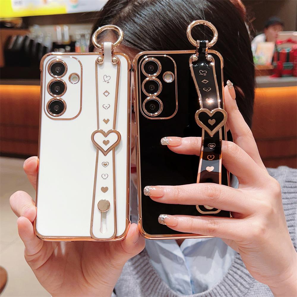 Cute Love Heart Wristband Bracket Case for Samsung Galaxy S2 S24 Ultra S22 S23 Plus S20 S21 FE A A4 A1 A3 A16 Strap Cover