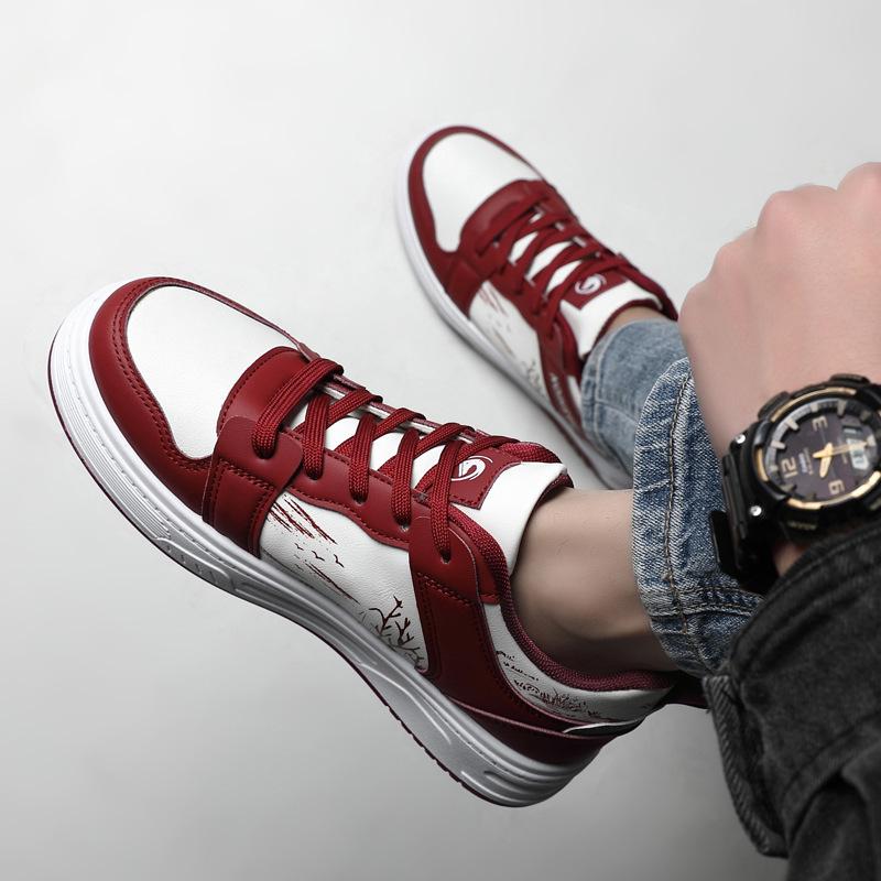 Herrenschuhe Frühling neue Leder Herren Board Schuhe lässig vielseitig bequem rutschfest Studenten Freizeitschuhe Trend kleine rote Schuhe