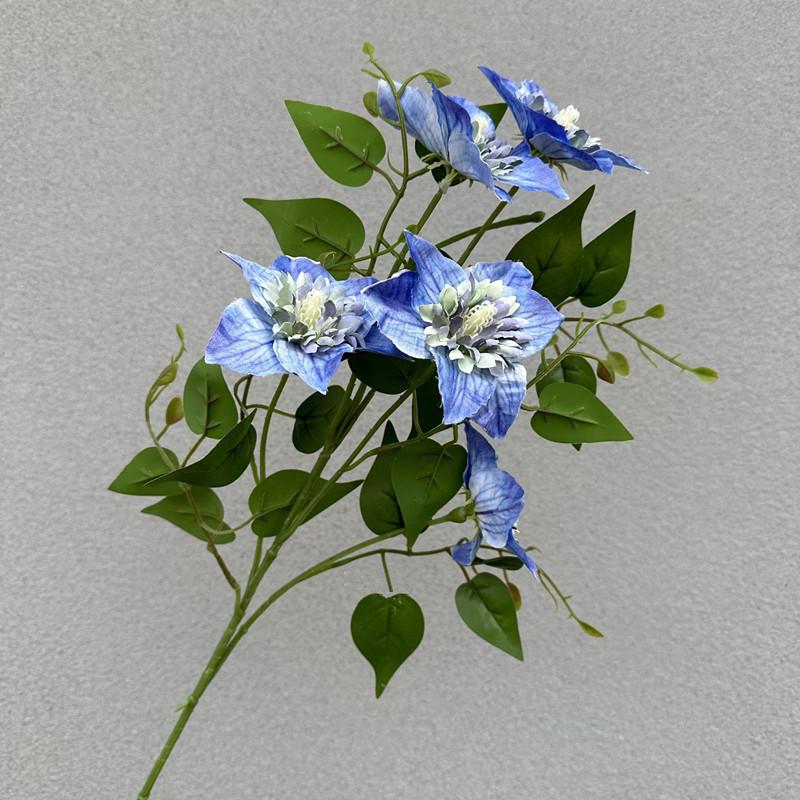 Ein künstlicher Clematis-Blütenzweig 5 Blütenköpfe Simulierte Passionsblüte für Hochzeitsfeier Florale Dekoration