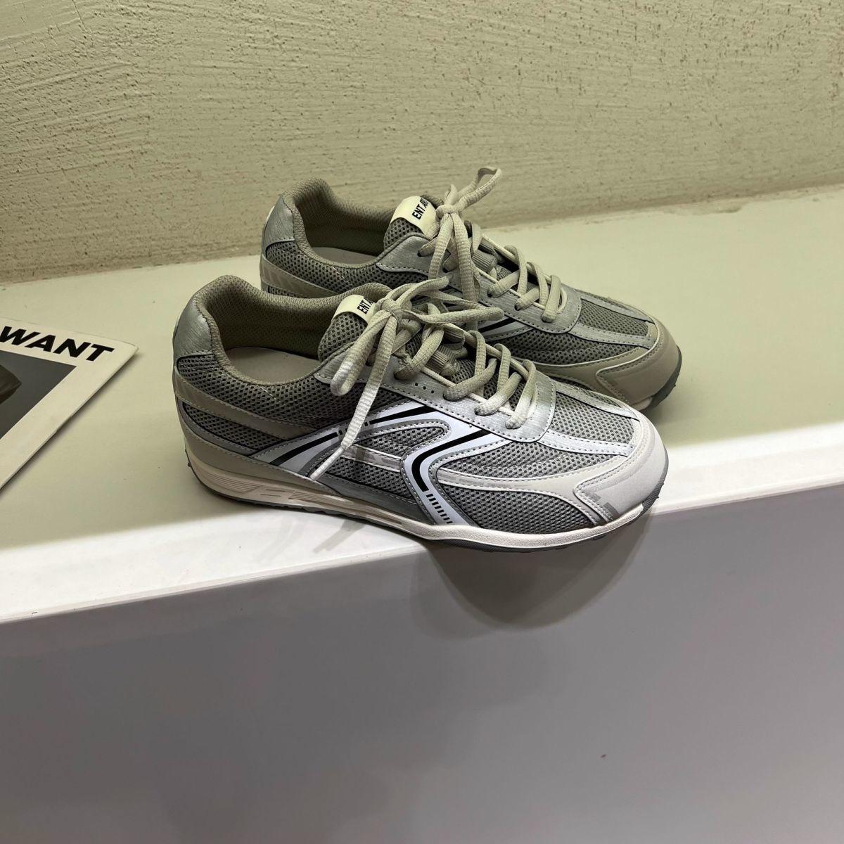 

Breathable mesh travel shoes women s outdoor versatile mountaineering running shoes new student casual flat Forrest Gump shoes 40 серый