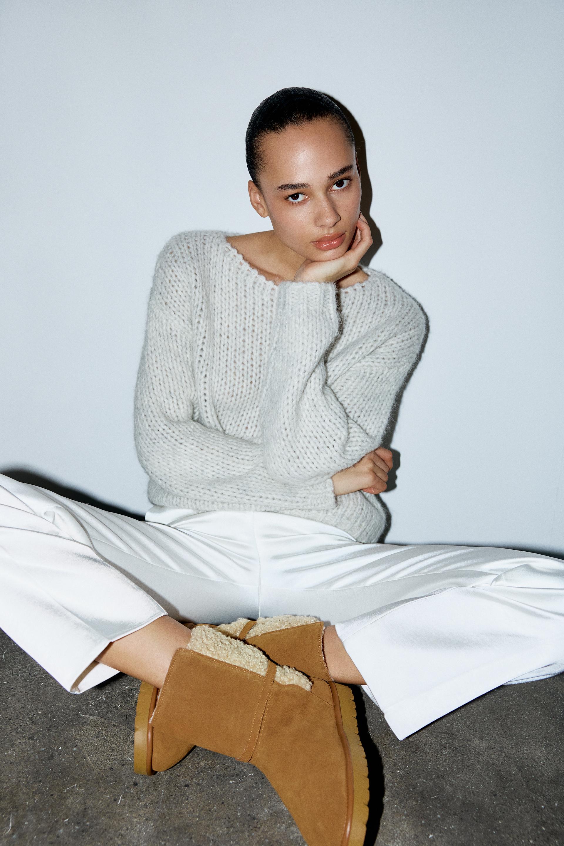 

БОТИНКИ ИЗ ИСКУССТВЕННОЙ ДУЧИ И КОЖИ НА ПЛОСКОЙ БОЛЕЗНИ