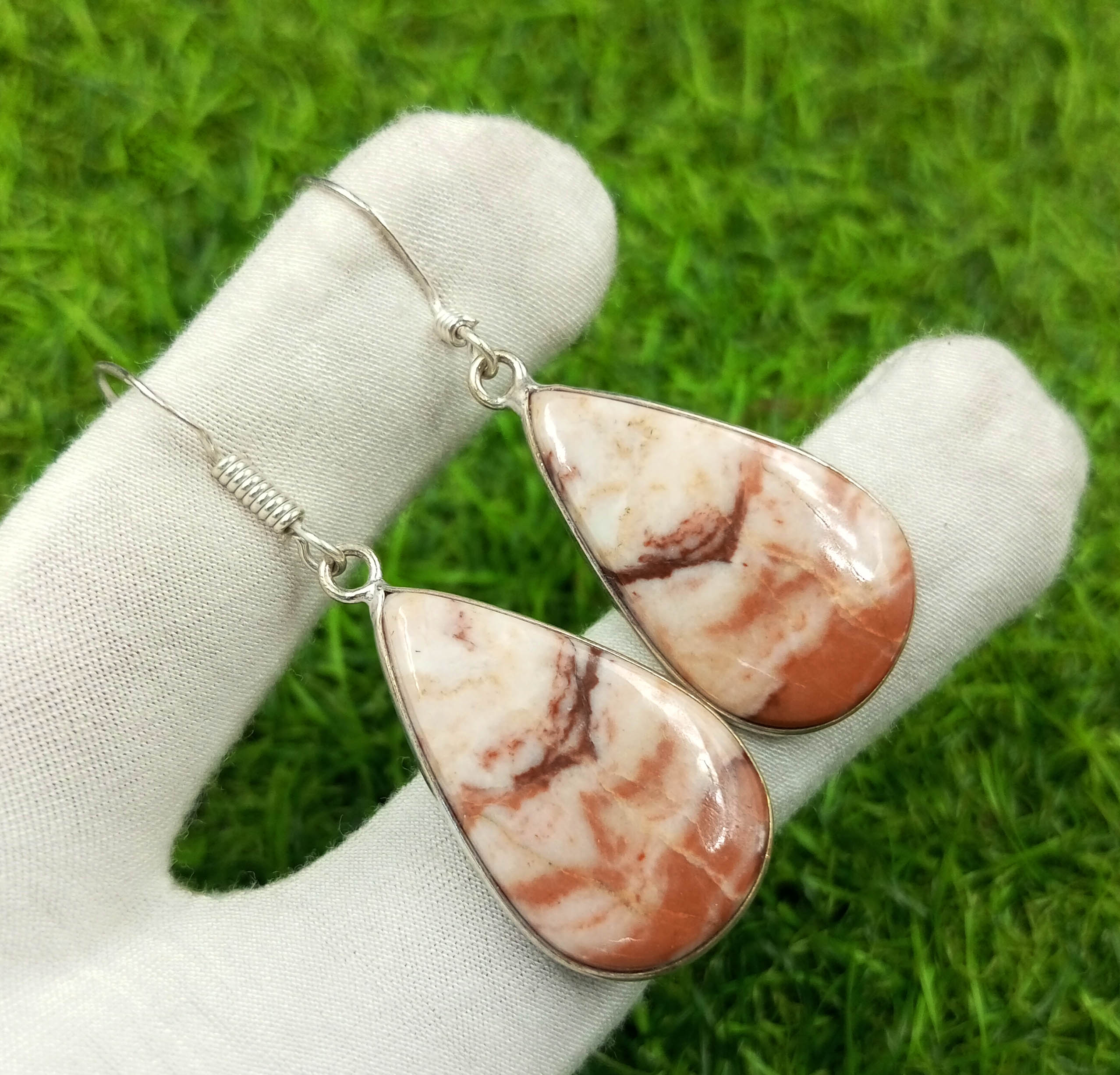 

Натуральный драгоценный камень Rosarita Jasper Gemstone 925 пробы с серебряным покрытием Груша Форма Безель Женщина Серьги