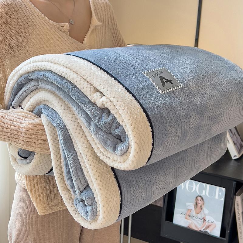 White Knitted Velvet Throw Blanket Soft Skin-Friendly Warm Fleece Bedspread All-season Multipurpose Quilted Blanket for Nap Sofa