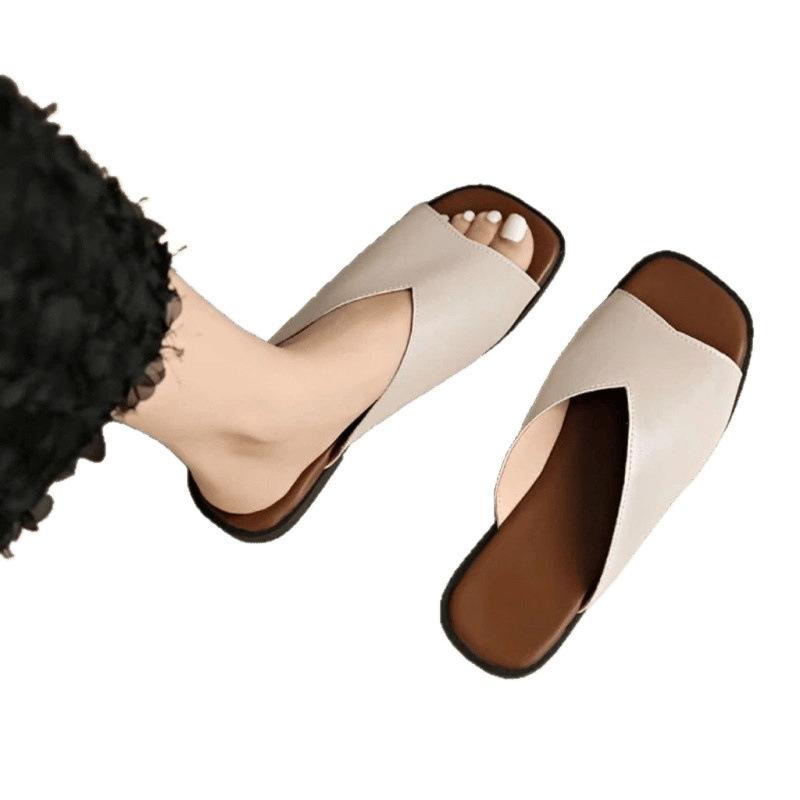 Korean Version of Temperament Cool Slippers for Women To Wear 2024 Summer New Square-headed Open-toed Simple Flat-bottomed Casual One-word Slippers