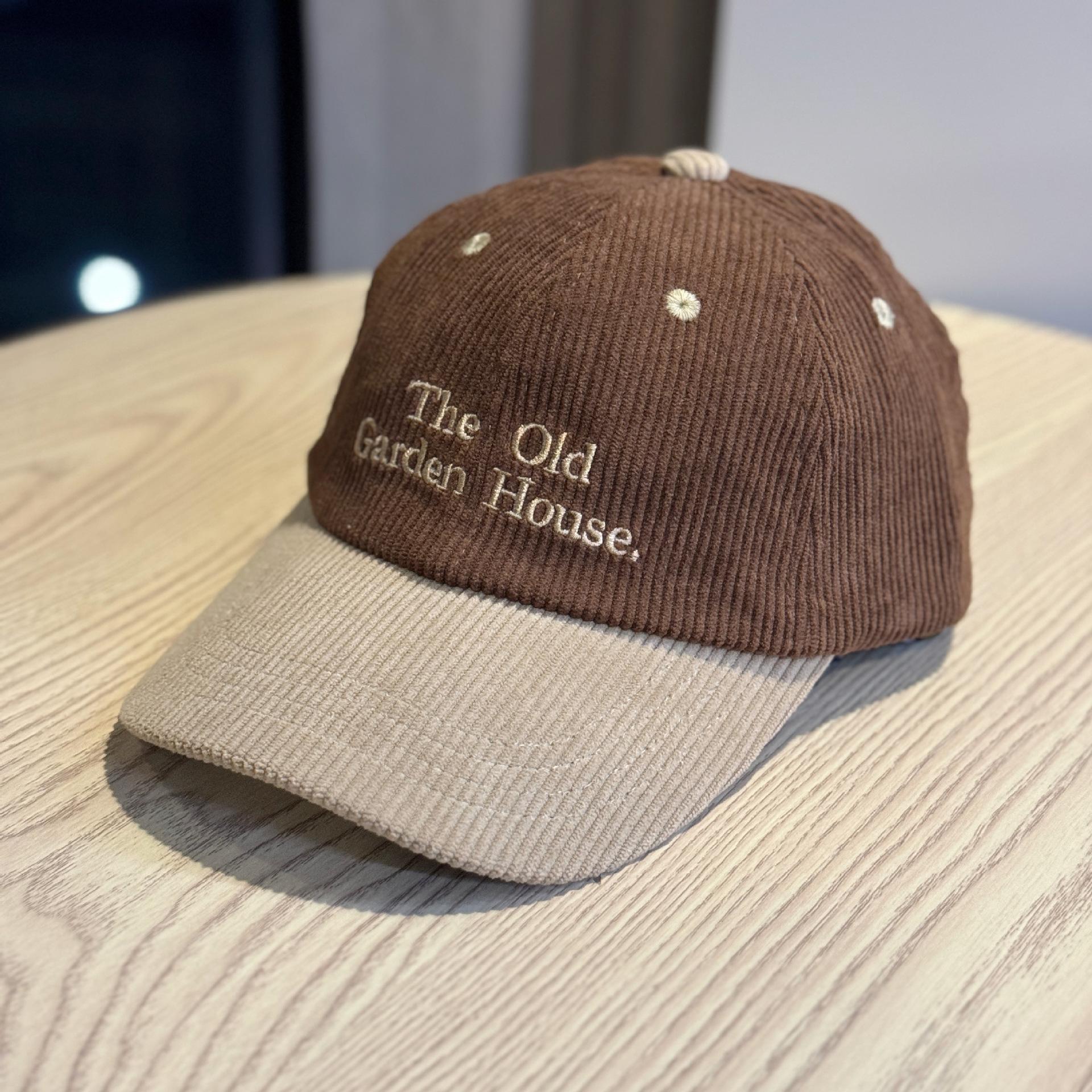 

Мягкий верх Цветной вельветовый бейсболка Ретро Осень и Зима Вышитая буквами Кепка с утиным козырьком, которая делает ваше лицо меньше Adjustable