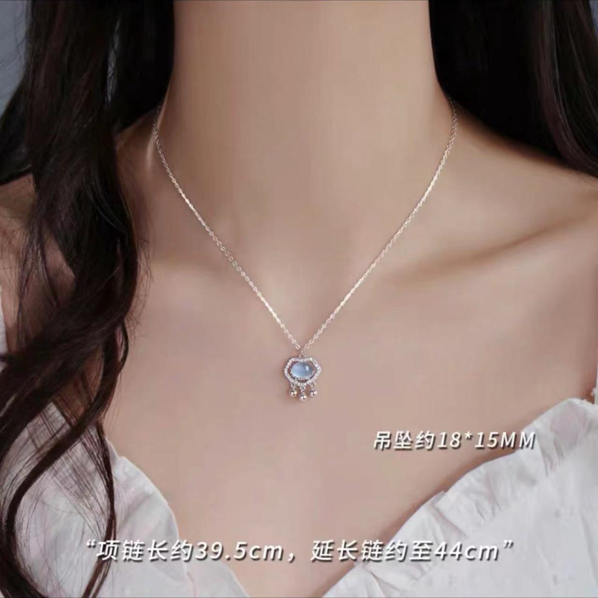 

Women s Light Luxury Safe Lock Necklace