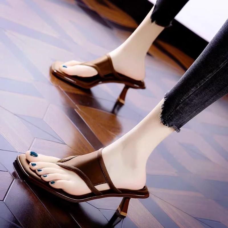 Outside Toe Flip-flops Women's Summer New Square Head Not Tired Feet Lazy People Non-slip Wear-resistant High Heel Cool Mopping