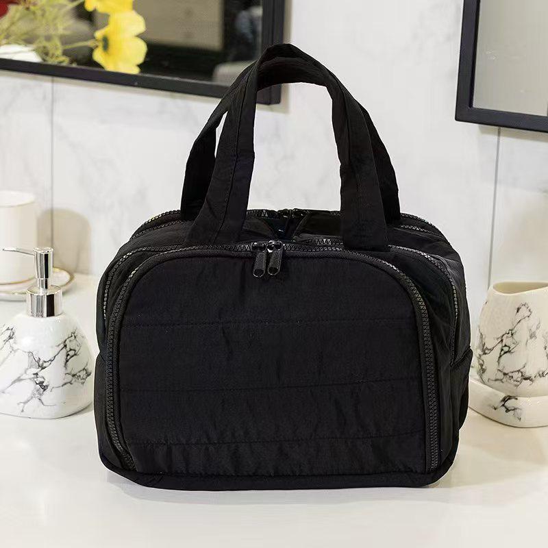 

Waterproof Lightweight Partitioned Travel Makeup Bag - Large Capacity Portable Handheld Toiletry Organizer 31x19x21 cm