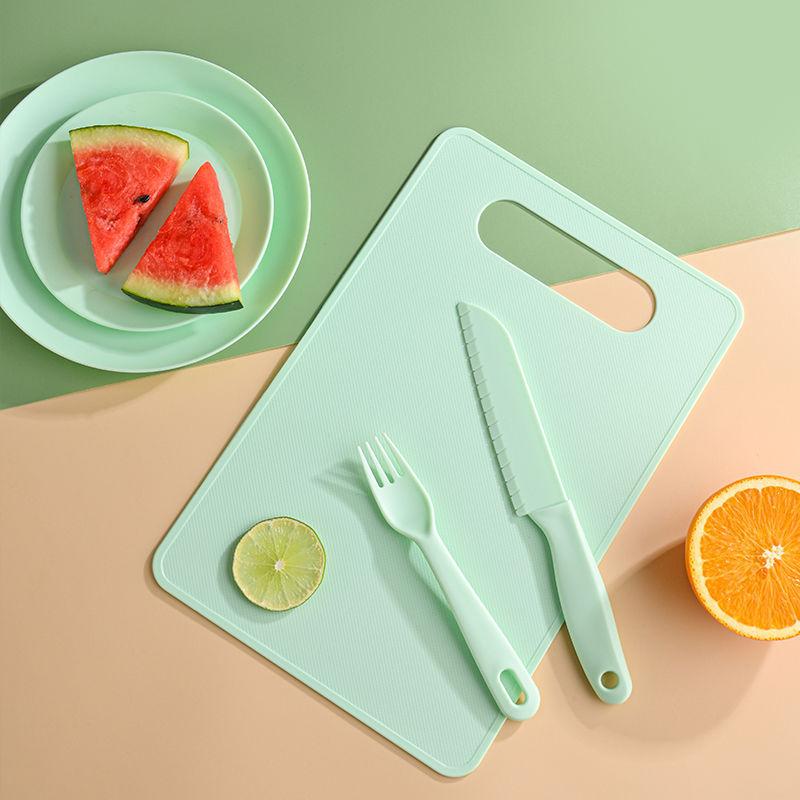 Non-slip Plastic Kitchen Knife for Cutting Fruits, Knife Set for Chopping Vegetables, Chopping Board, and Baby Food Set.