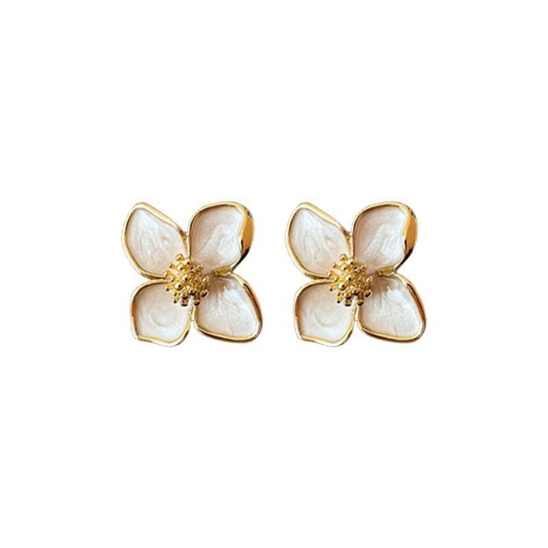 White Color Flower Enamel Korean Style Stud Earrings for Women Girl Love Aesthetic Daily Life Minimalist Jewelry