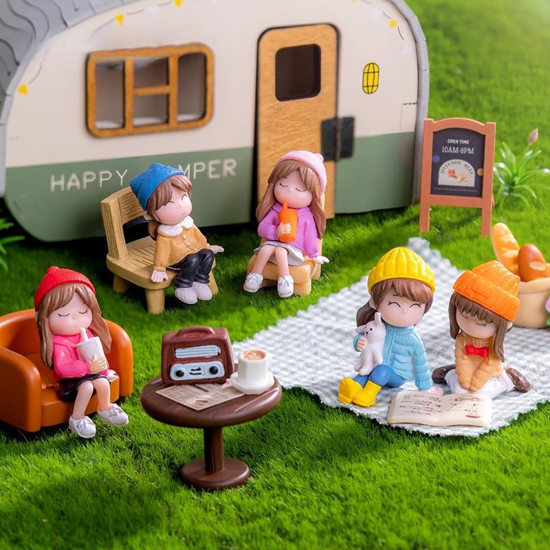 2 Pezzi Mini Statue Migliori Amiche Bambine Decorazione Paesaggio Micro Ornamenti per Auto Casa Scrivania