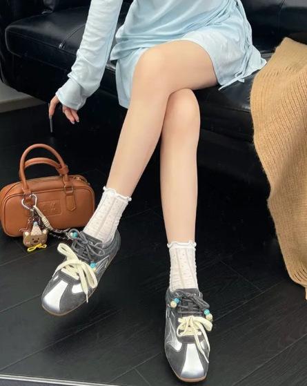 

Inner height-increasing moral training shoes for women s 2025 autumn new high-end pair of shoelaces, beaded shoes, soft soles, lightweight college st 40