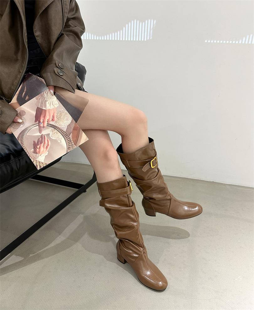 

Retro black gold pleated belt buckle medium boots 2025 autumn and winter new women s thick heel versatile cowboy boots 39 світло-коричневого кольору