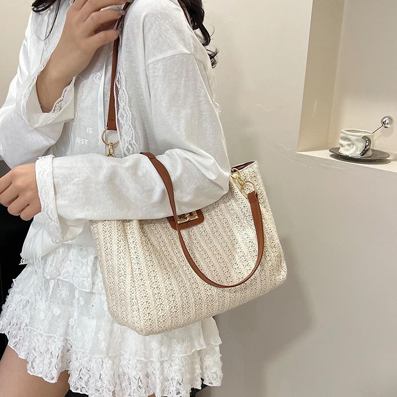 Only beautiful women bag new shoulder bag large capacity tote bag beach vacation straw leisure handbag