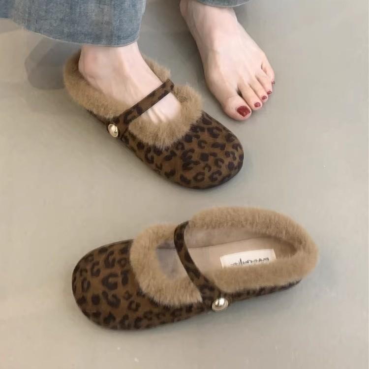 2025 new French temperament elegant leopard print one word velvet bag head half slippers gentle fairy fluffy shoes woman