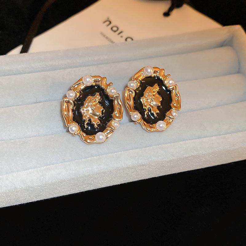 Silver Needle Retro Black Zircon Love Butterfly Earrings Sweet Cool Style Personality Earrings Light Luxury Premium Earrings