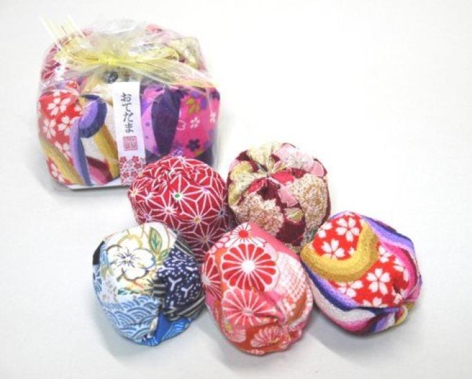 

Hanabusa Bamboo Workshop Nostalgic Toy Bean Bags (5 pieces)