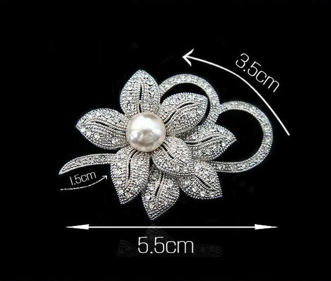 Korean Fashion Crystal Pearl Bow Brooch for Women - Elegant Corsage Pin & Clothing Accessory