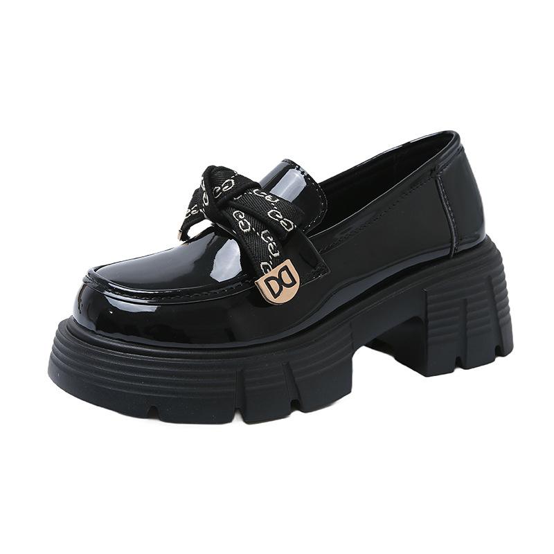 Platform loafers women's 2025 autumn new women's shoes popular with skirts, small leather shoes, black British commuter shoes