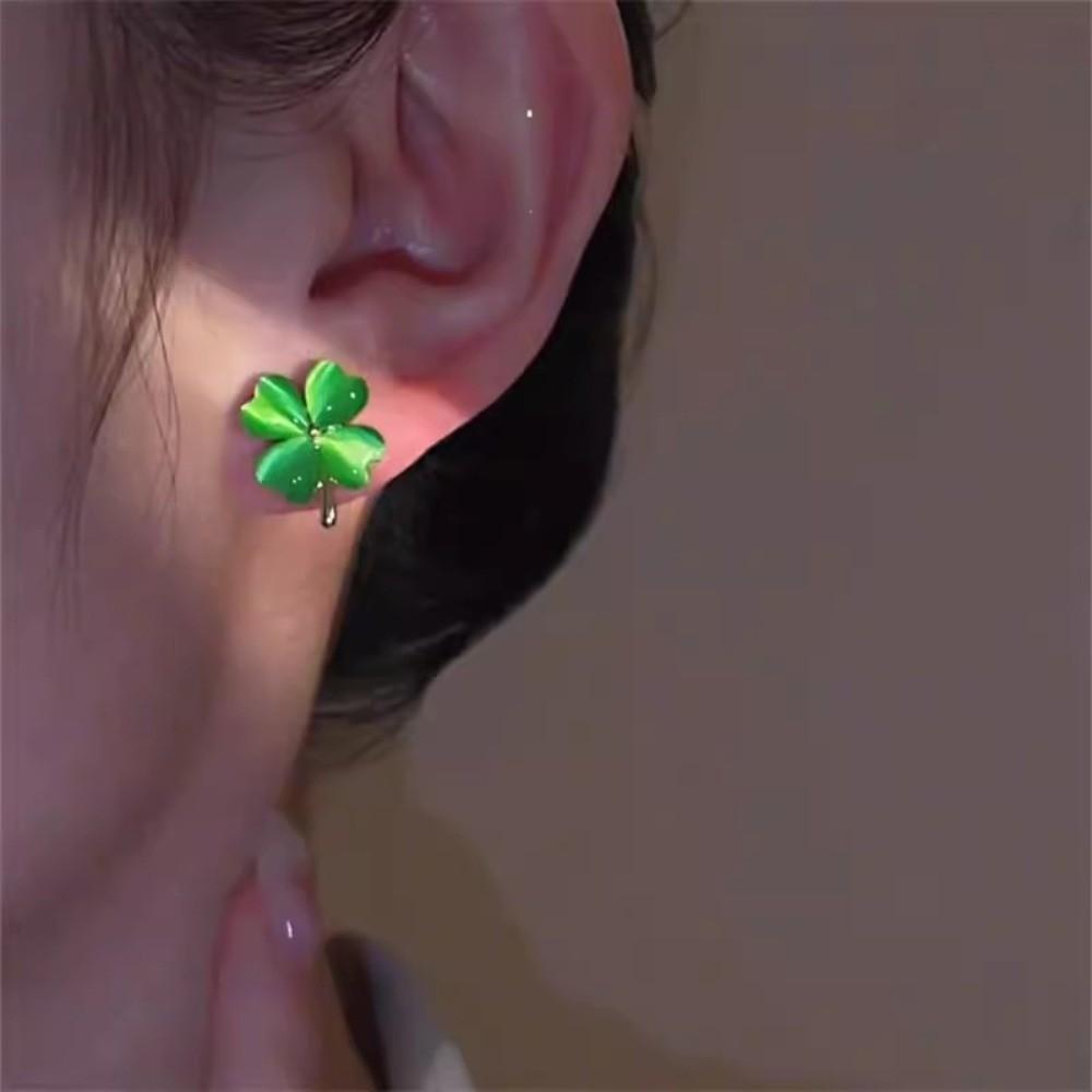 Cute Four-leaf Clover Earrings Simple Friendship Earrings Cat's Eye Stone Ear Stud  Spring Summer