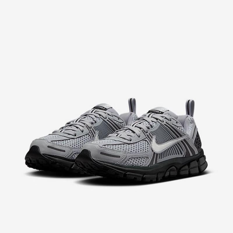 Nike Women's Vomero 5 Running Shoes