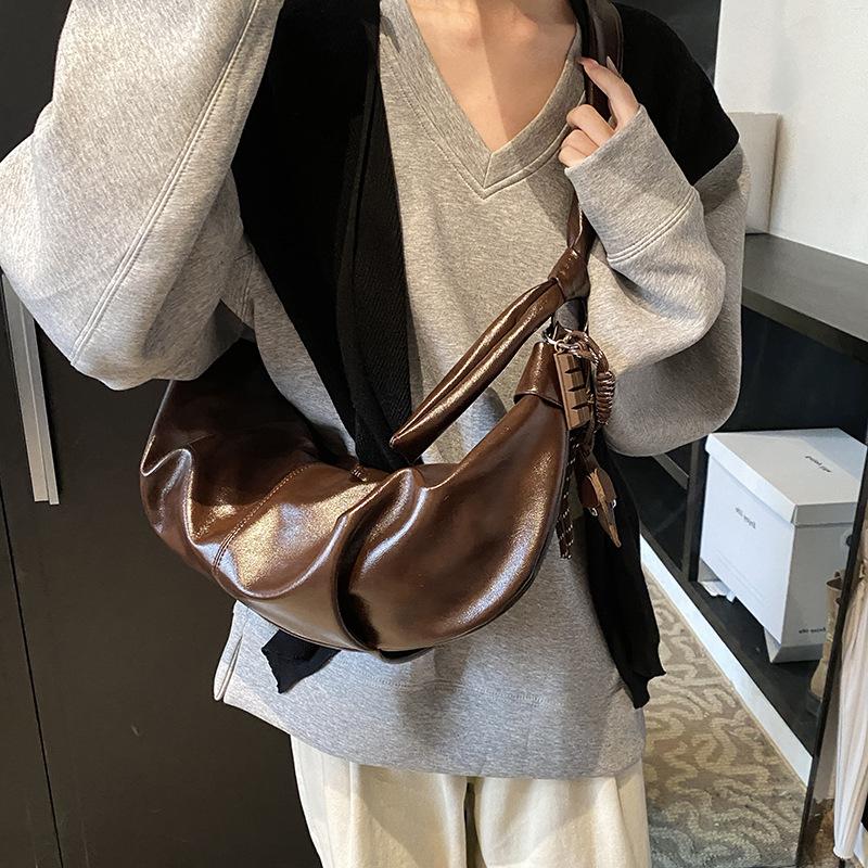Premium Texture Bag Women'S Large-Capacity Design Pleated Messenger Bag Commuter Dumpling Bag
