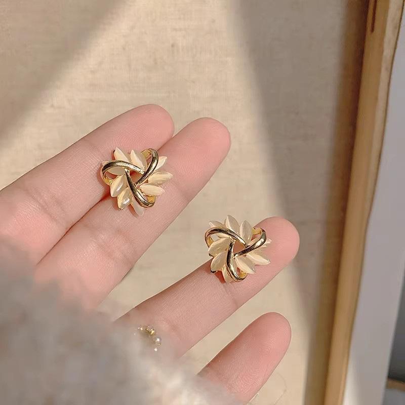 opal sunflower stud earrings, annual tide earrings, simple and exquisite temperament earrings.