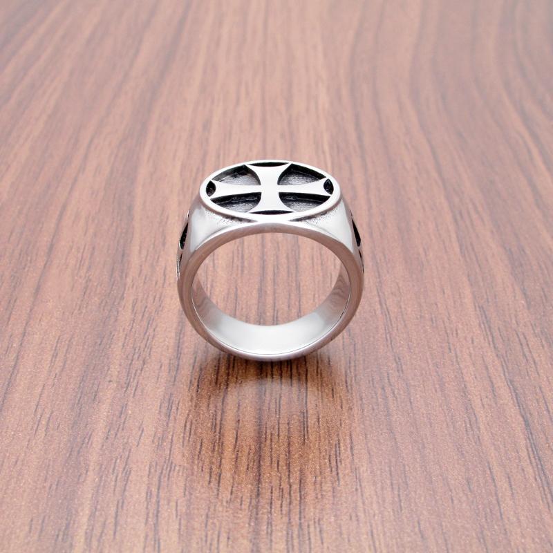 Anello da Uomo Vintage in Acciaio Inossidabile 316L con Croce Templare Cavaliere di Ferro Gioiello Argentato Regalo per Lui