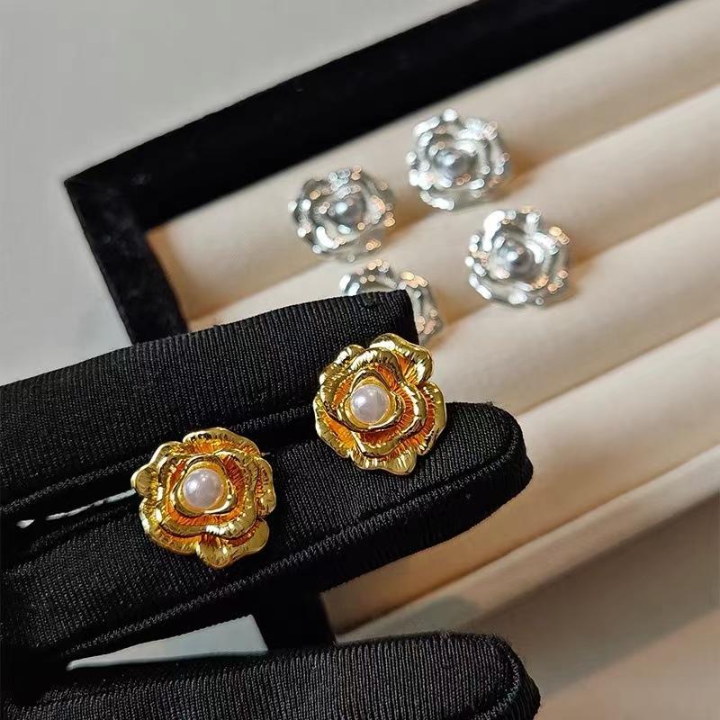 Geometric Stainless Steel Chunky Twist Metal Earrings Trendy Pearl Flower Stud Earring Everyday Statement Jewelry for Her