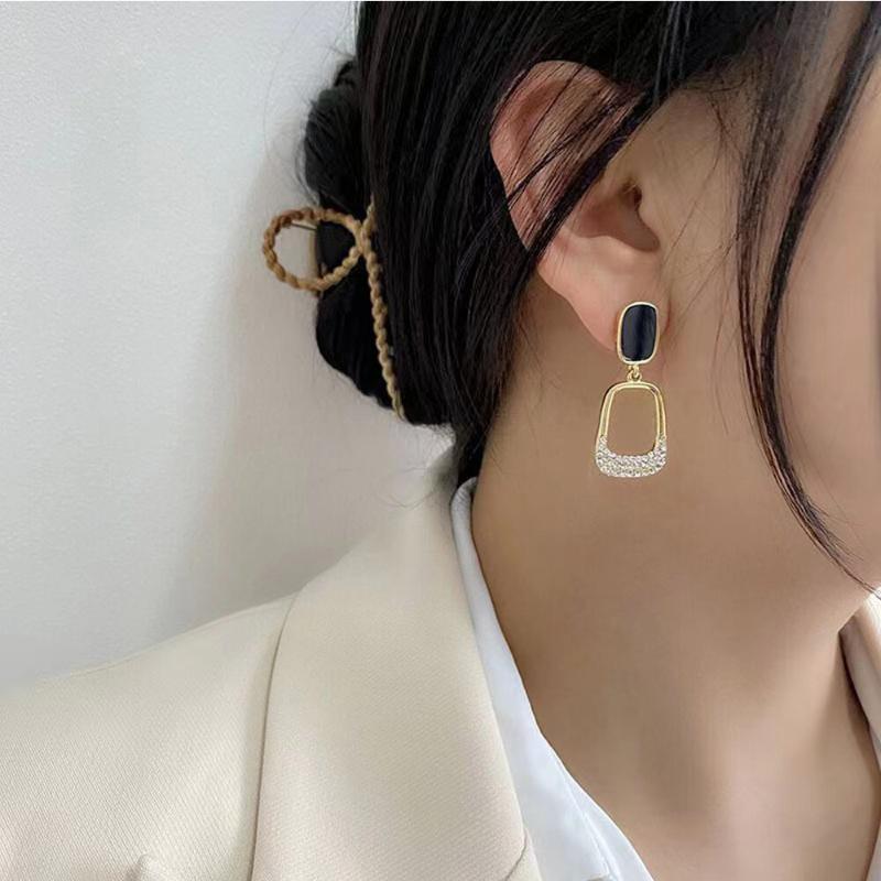 GemChic Women's Earrings Fashionable Ear Stud Needle Embed Zircon Square Exquisite Earrings Birthday Christmas Jewelry Gift