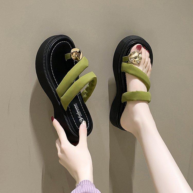 Slippers women's 2025 new summer outer wear cover toe sandals fashion thick sole height increase versatile casual cool slippers