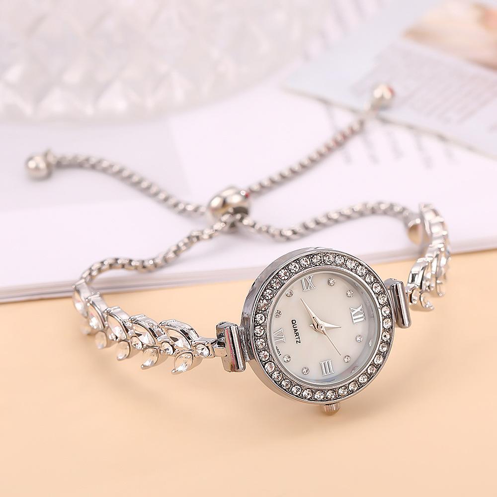 

Creative Mermaid Design Women Watch High Quality Quartz Movement Round Crystal Bezel Luxury Wristwatch срібний