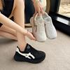 Atmungsaktive koreanische Version von Sommerschuhen mit dicker Sohle für Damen, kleine weiße Schuhe, erhöhende Sportschuhe für Damen, vielseitige neue lässige Dad-Schuhe f