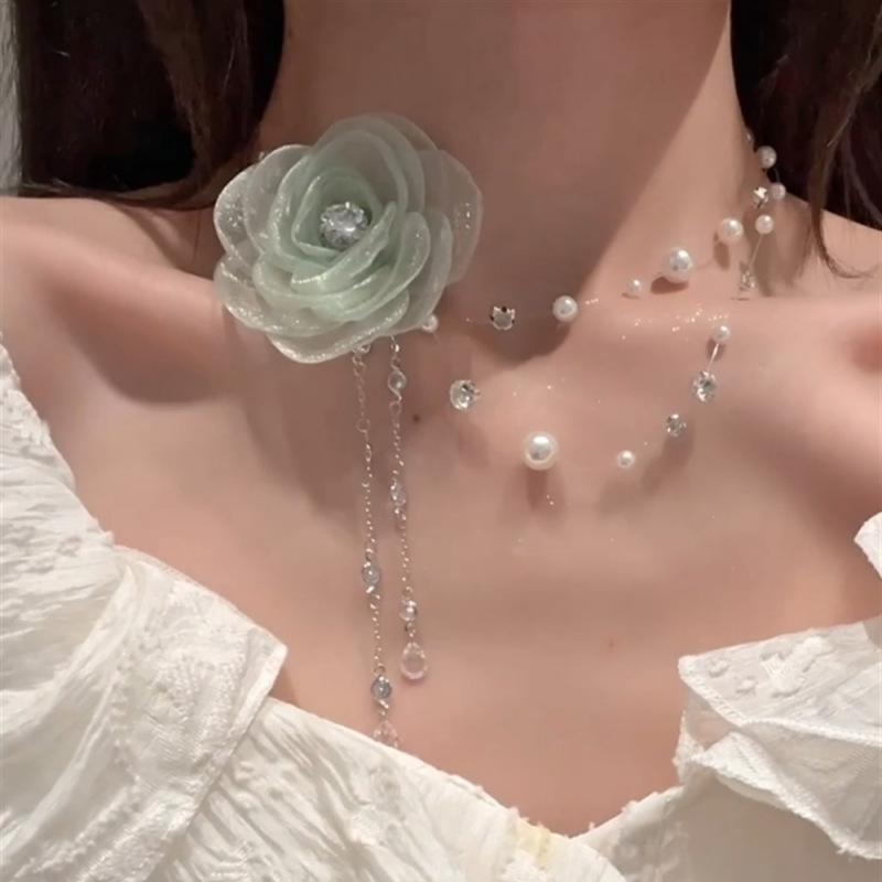 Elegant French Irregular Pearl Pendant Necklace: Versatile Luxury Clavicle Jewelry for Women