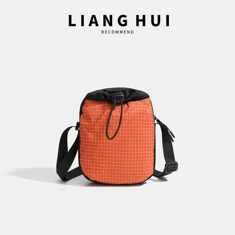 

Lianghui Mobile Phone Bag Technology Sense Lightweight Messenger Bag Men and Women Same Style Plaid Pouch Japanese Style Small Cloth Bag Bag Black + Orange
