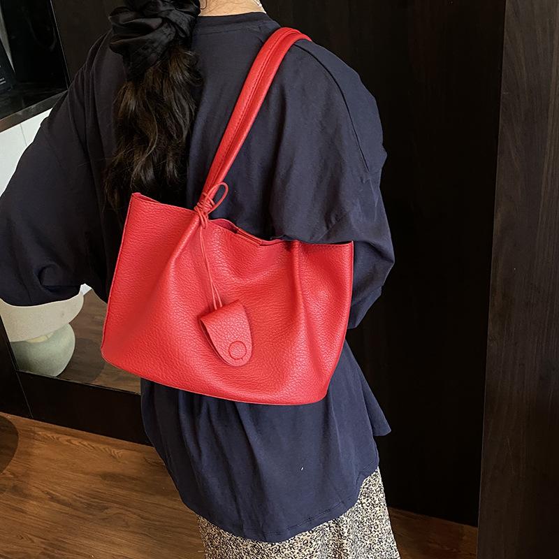 Large Capacity Tote Bag Women's New Fashion Casual Commuter Shoulder Armpit Bag