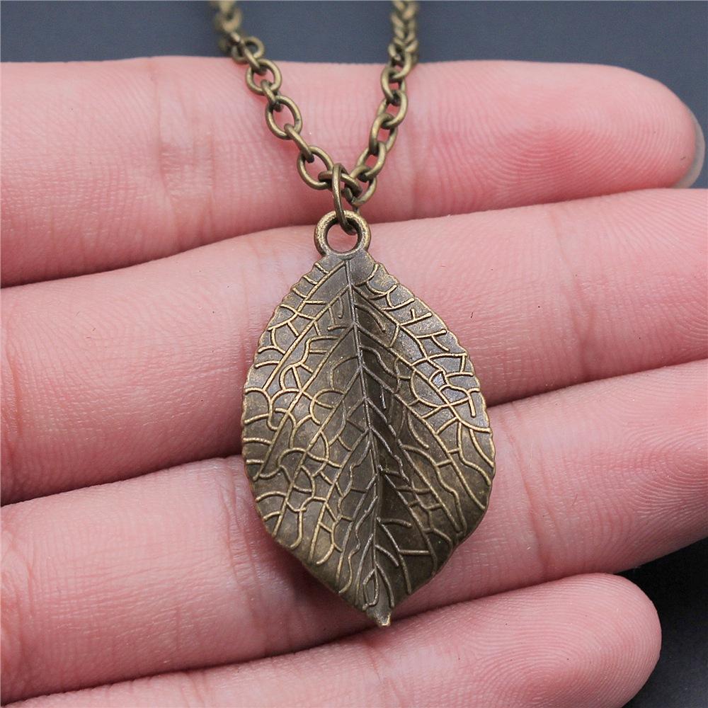 Vintage Bronze Leaf Pendant Necklace 35x20mm Long Chain Trendy Jewelry For Women Men Fashion Accessories