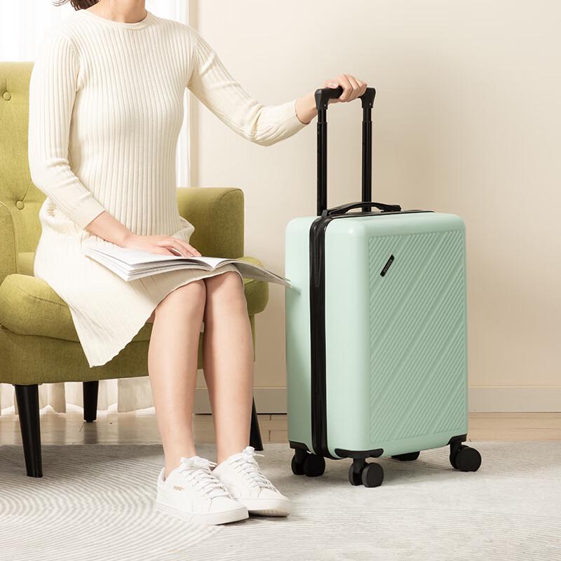 Betoice Feather-light Travel Suitcase 20-inch