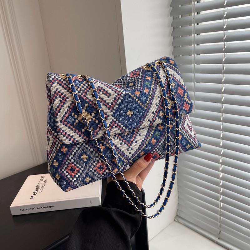 Chic And Stylish Crossbody Bag With Chain Strap For Women In Black Red Blue