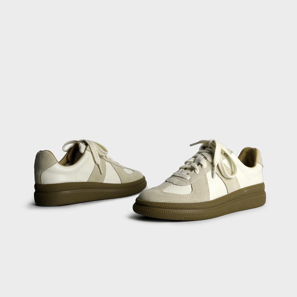 2025 Spring and Summer New Casual Daily Versatile Moral Training Shoes Women's Front Lace-up Comfortable Thick-soled Color Matching Single Shoes Women