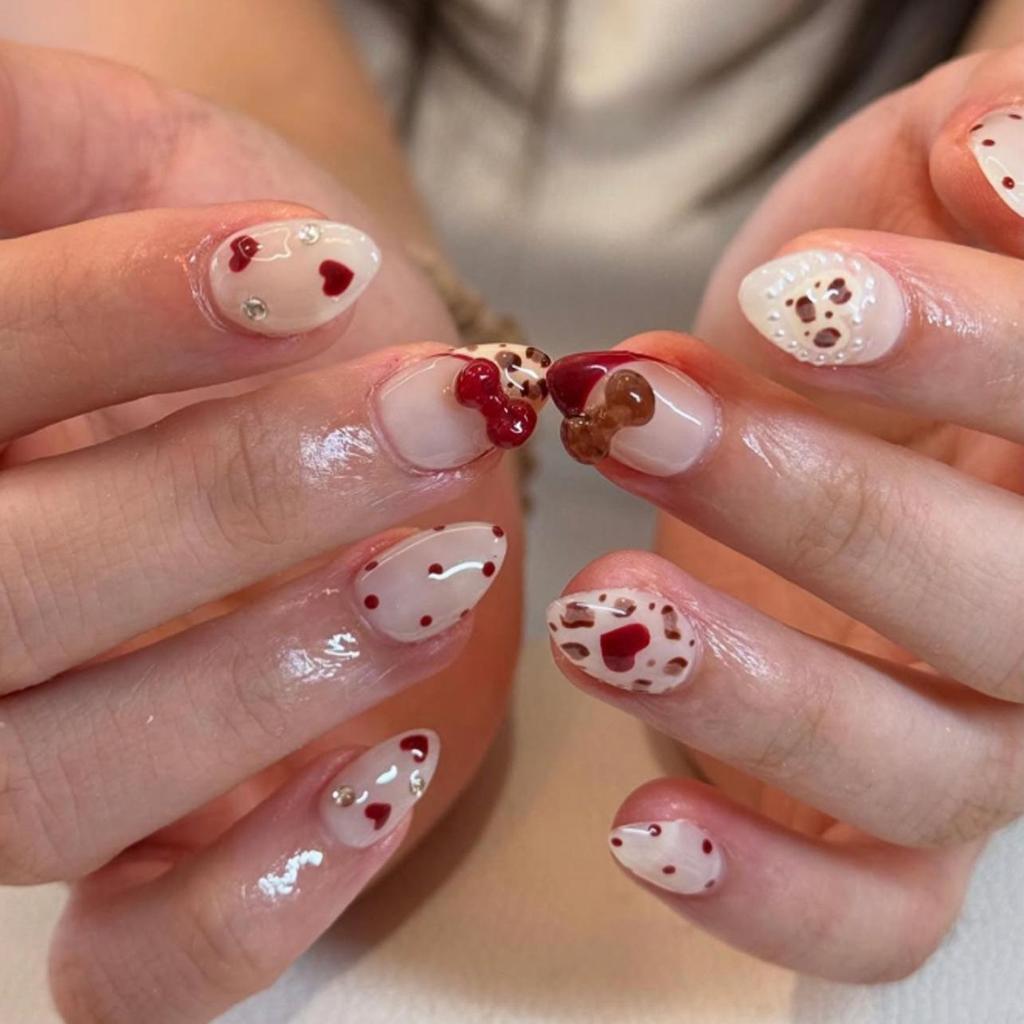Le Fan Polka Dot French Wearable Short Almond Flower Bow Nail Art Tips False Nails