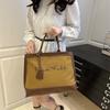Casual retro high-end portable large-capacity bag women's  new trendy fashion contrasting colors commuter hand carry tote bag