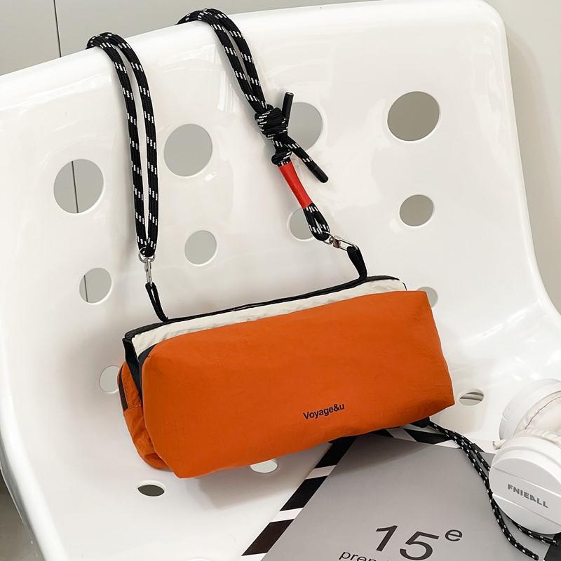 Niche Versatile Fashion Shoulder Messenger Bag Women's Summer New Outdoor Sports and Leisure Bag