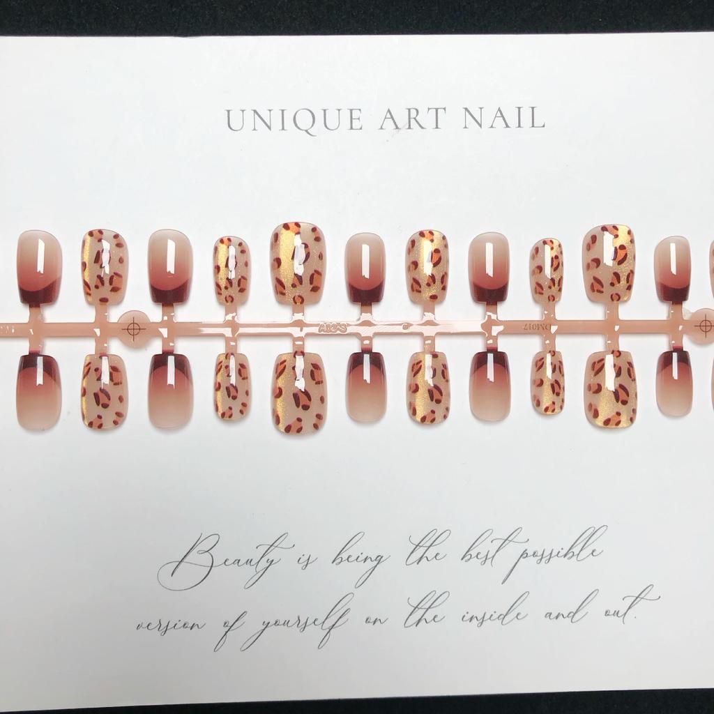 Xiaohongshu Golden Autumn Leopard Cat Eye Press-On Nails, Reddish-Brown Gradient French Style.