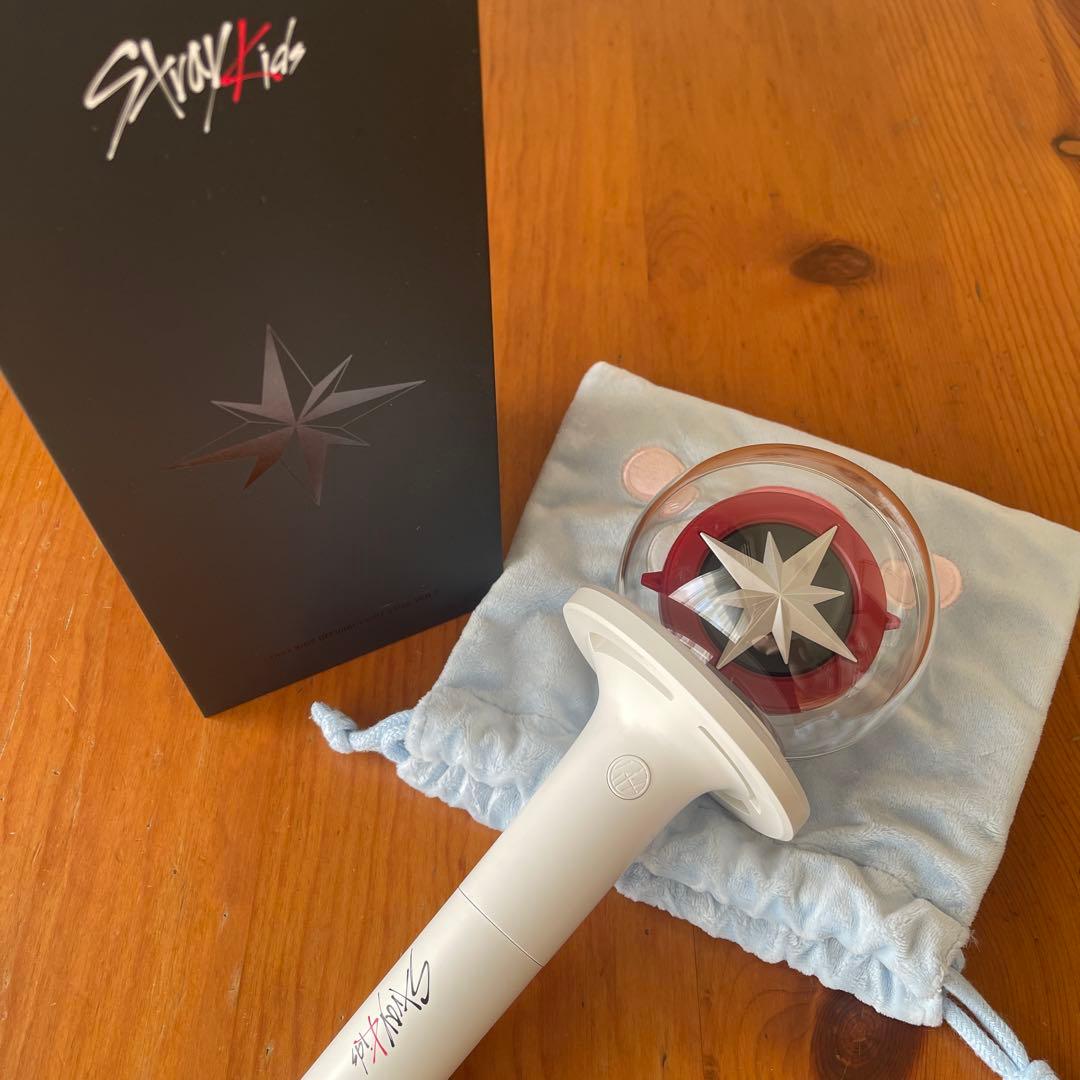 

[USED] Limited-time offer: Stray Kids Star-shaped White Penlight
